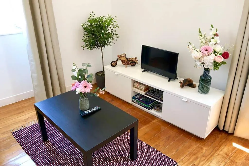 Apartment 32 3 - Lisbon City Life Private Apartment, Bairro Alto