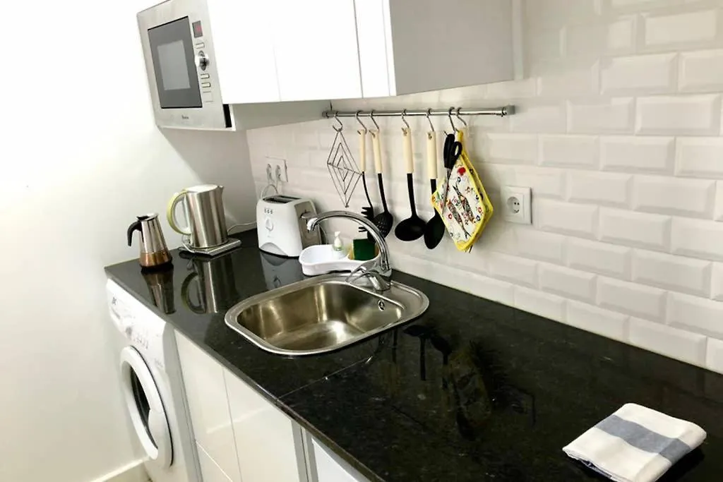 32 3 - Lisbon City Life Private Apartment, Bairro Alto 0*,