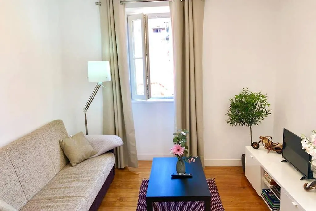 32 3 - Lisbon City Life Private Apartment, Bairro Alto Apartment