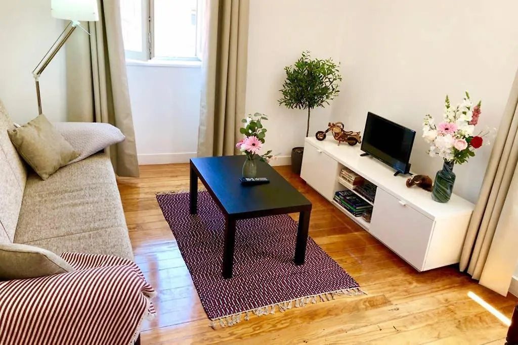 Apartment 32 3 - Lisbon City Life Private Apartment, Bairro Alto