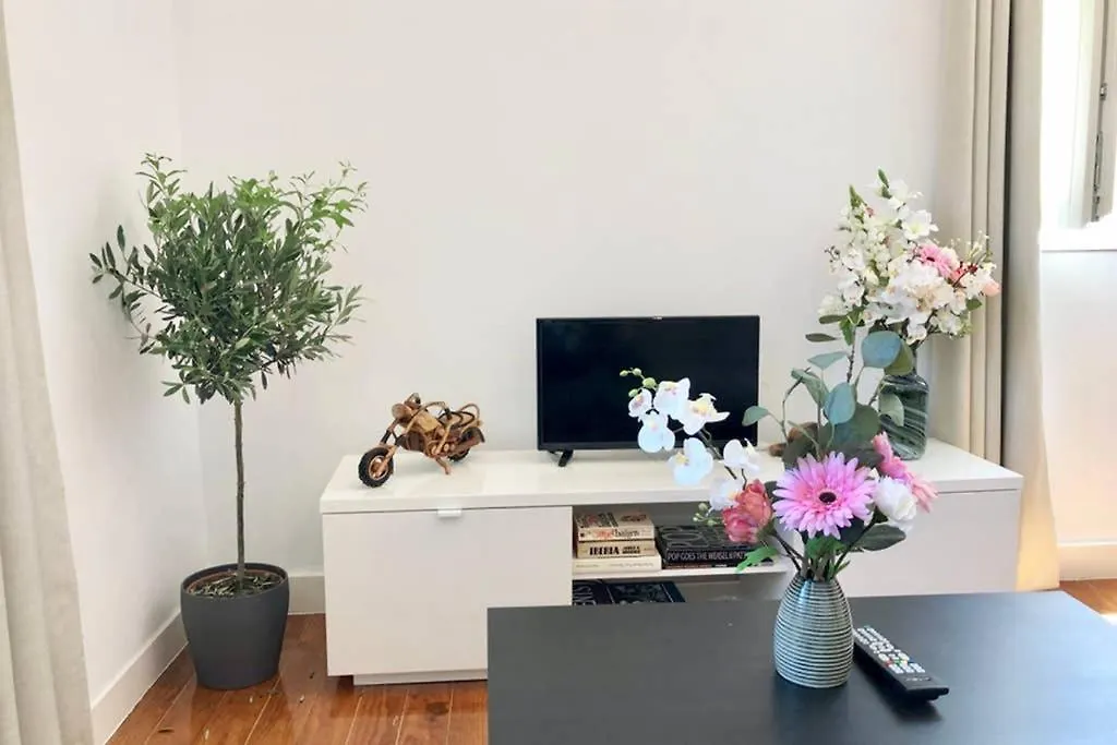 32 3 - Lisbon City Life Private Apartment, Bairro Alto 0*,