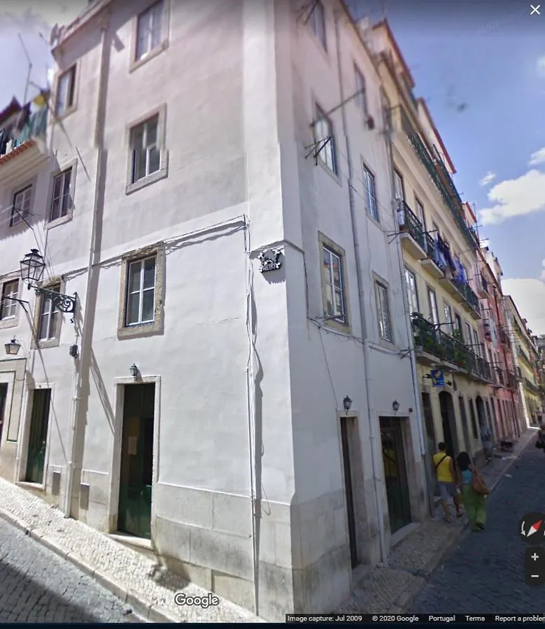 32 3 - Lisbon City Life Private Apartment, Bairro Alto 0*,  Portugal